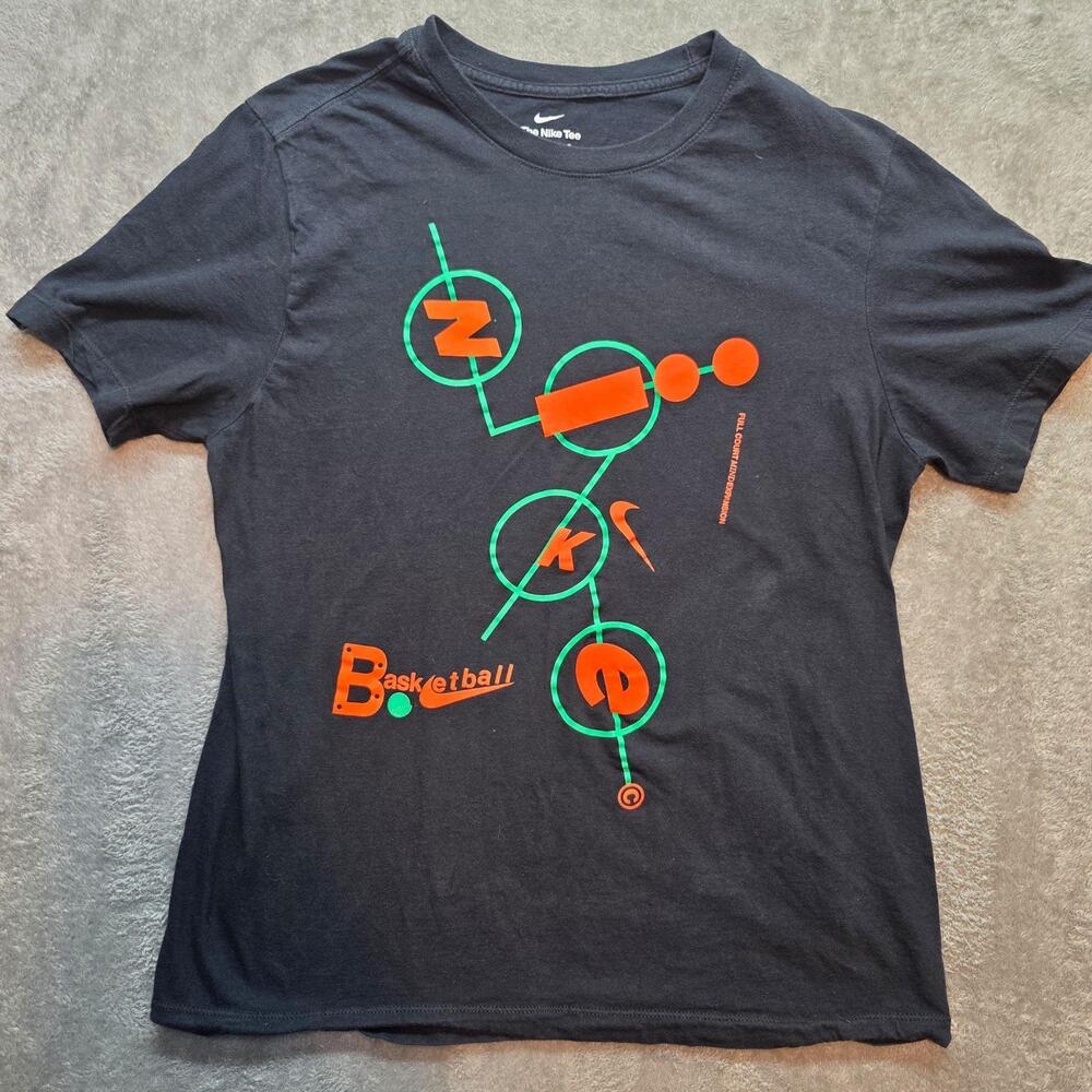 Nike Basketball Shirt Mens M Black Full Court Diagram Graphic Tee T-Shirt